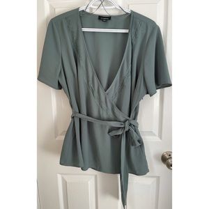 Le Chateau top size large